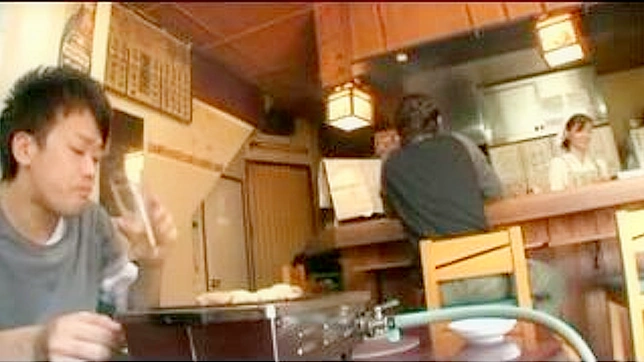 上原酒吧女侍千尋下班後被幹了個痛快