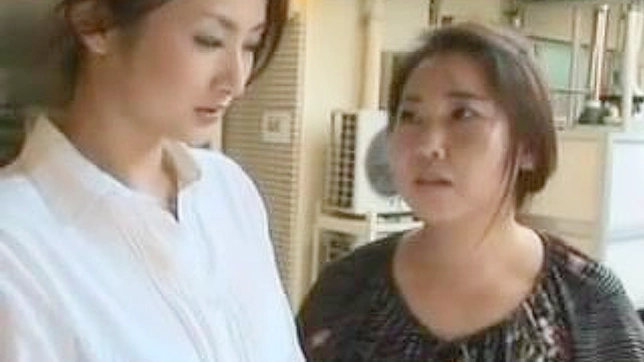 风险交易：笨拙主妇村上梨沙在洒咖啡后与陌生人激情邂逅。