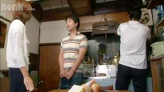 禁忌家庭事务—父亲与私教的秘密欢愉曝光