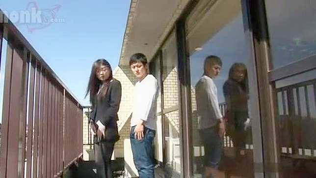 性感日本房产女郎全情投入的火热色情视频