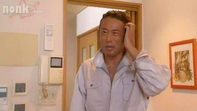 性感空姐家主妇加贺里沙江秘密邂逅修理工人