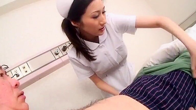 护士温柔照顾在亲密时刻挽救病患生命