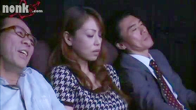 性感诱惑：丰满熟女浅尾佐奈被陌生人抚摸并激烈做爱的电影级享受。