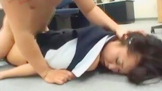 职场受袭 - 日本秘书的隐秘欲望