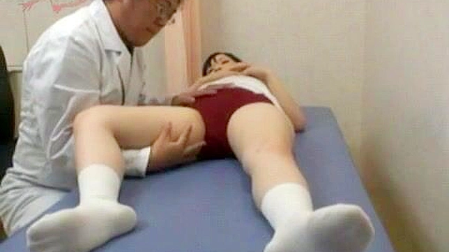 震惊发现：亚裔女学生首次妇科检查中的秘密