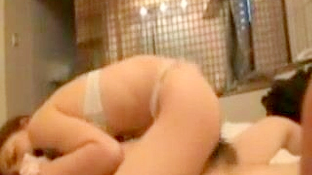 侵犯紧致的亚洲女孩毛茸茸的小妹妹