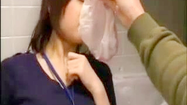 日本色情视频：洗衣房与邻家少女的秘密激情邂逅