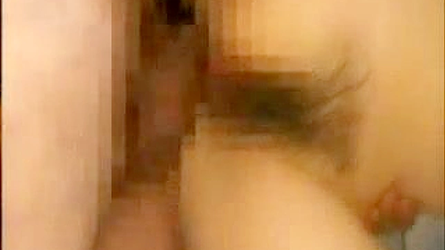 日本色情视频：洗衣房与邻家少女的秘密激情邂逅