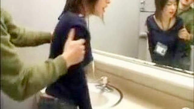 日本色情视频：洗衣房与邻家少女的秘密激情邂逅