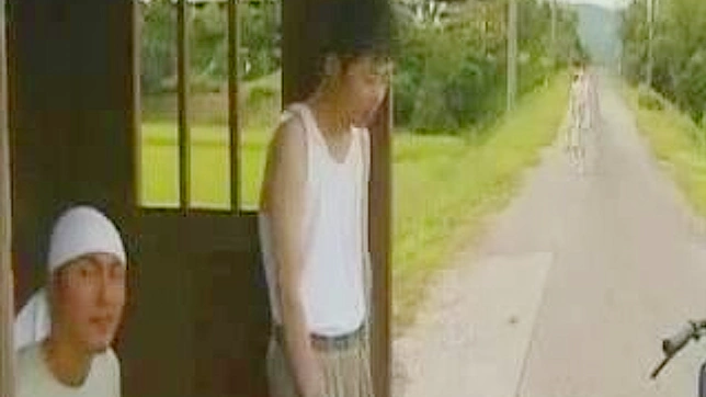 债务驱动的渴望—三男满足JAV女郎终极幻想