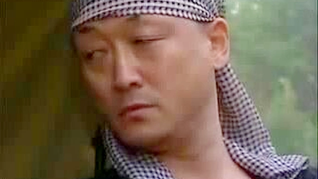 战争中的士兵征服幻想：激情性爱体验