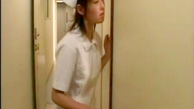 双倍享受性感亚洲病患的诱惑