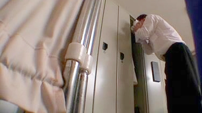 亚洲学生妹的隐秘恋情 – 日本成人视频在线观看