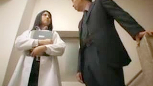 性欲高涨的Io Asuka，东方教师的秘密欲望