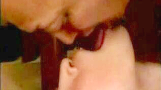 成熟大屌满足年轻亚洲恋人需求