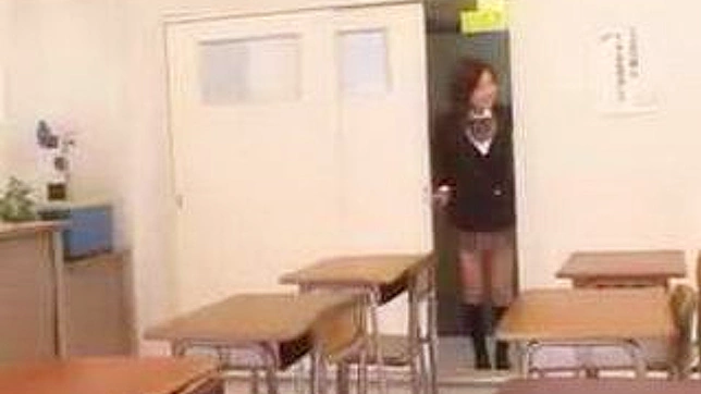 熟女狠狠骑乘我的硬汉，骂着脏话大声呻吟