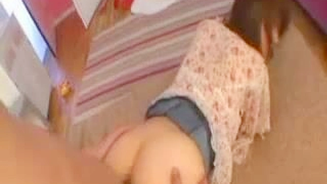 亚洲美人被两个男人双插入欢愉