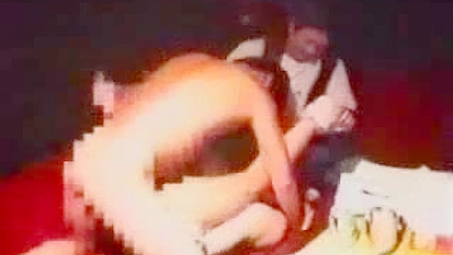 与亚洲女侍的梦幻性爱体验