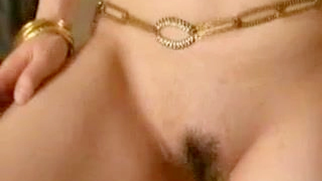 性感足部按摩：日本调皮美女的诱惑体验