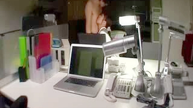 震惊的惊喜！东方女孩在色情视频中的奇遇