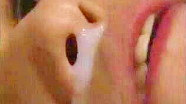 探索老板的秘密恋情，在这部JAV色情视频中。