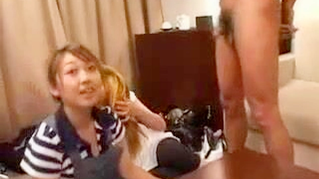 异样快感：亚洲少女的狂野冒险