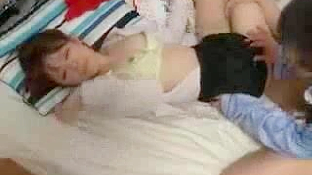 她吸吮到他高潮喷满脸爽快感受