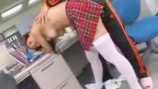 办公室欲望：麻里亚·奥泽瓦的激情邂逅