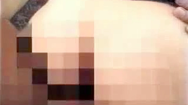 JAV女学生在《猎艳女教师》中引诱导师