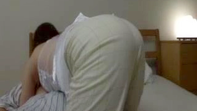 午夜激情：男孩撞破父母秘密性生活