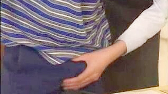 调皮女学生在日本激情视频中受罚