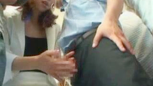 公共场所手淫—猥亵熟女的秘密享乐