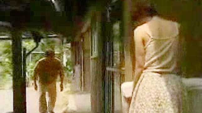 性感郊区婊子勾引当地情人