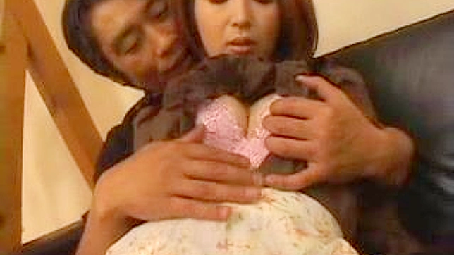 日本熟女被丈夫和兄弟双插入激情性爱体验