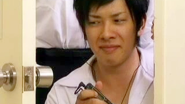 东方熟女教师储物室激情邂逅