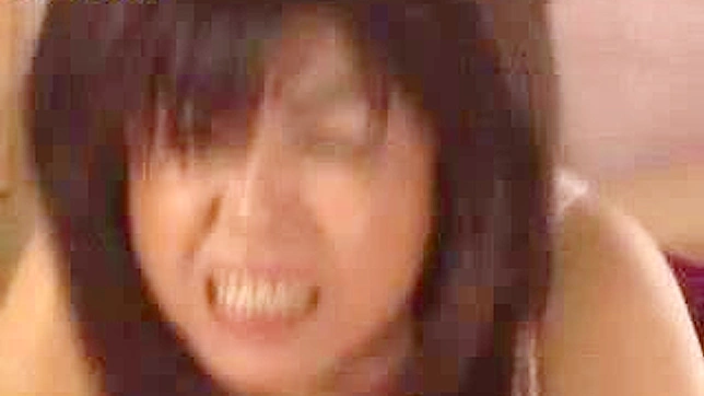 禁忌家庭事：爸不在时男与继母嘿咻