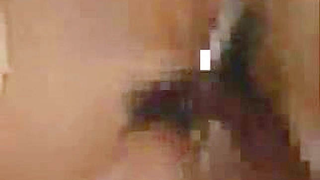 挑逗并狂野做爱热情的东方女孩