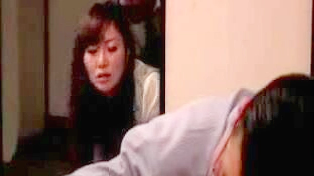 醉酒老公熟睡时 性感妻子被朋友侵犯