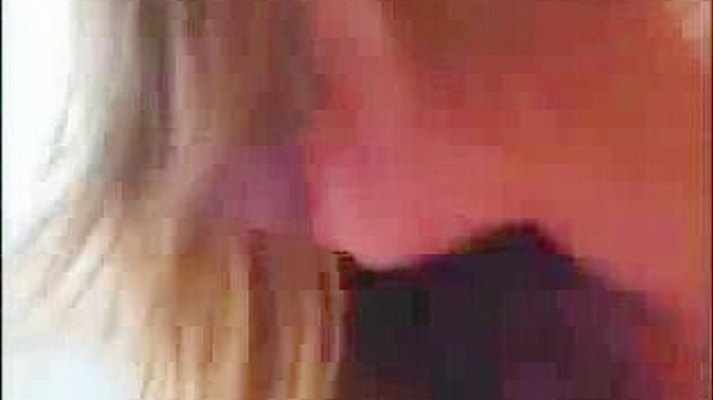 害羞的日本女孩与变态老男人玩肮脏游戏