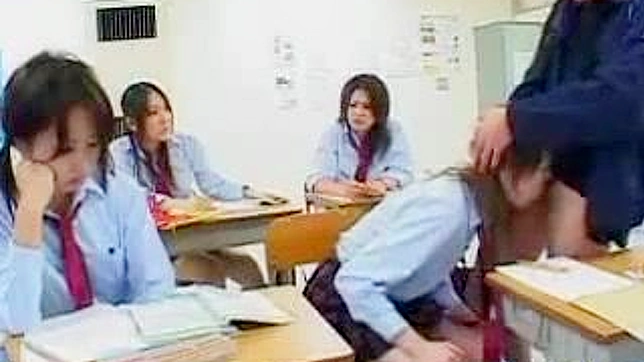 亚洲校服少女的秘密欲望被揭露