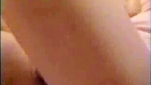 业余色情明星:年轻日本美女首次出镜体验