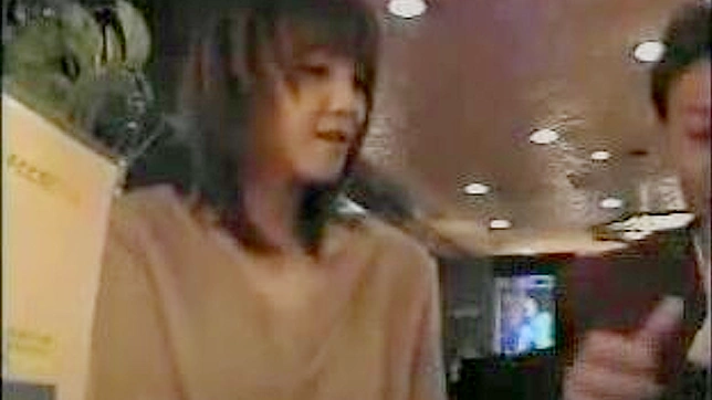 业余色情明星：年轻日本美女首次出镜体验