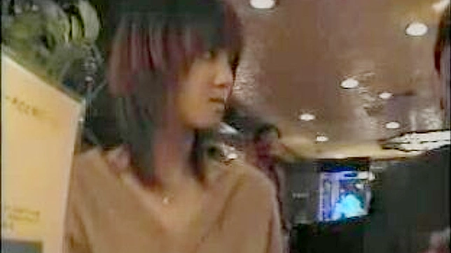 业余色情明星：年轻日本美女首次出镜体验