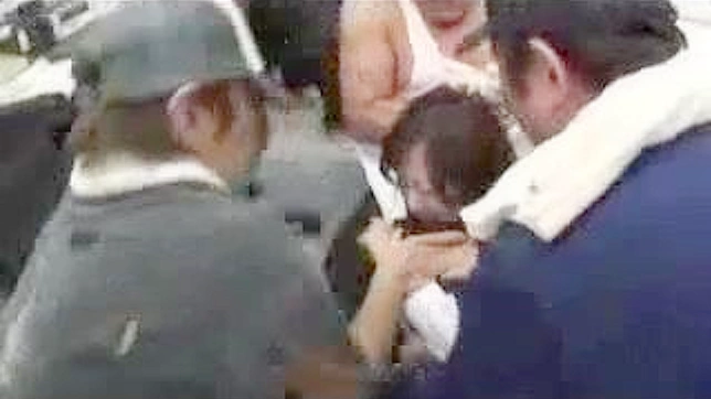 梦幻成真：清纯少女与多名伙伴狂野群交体验