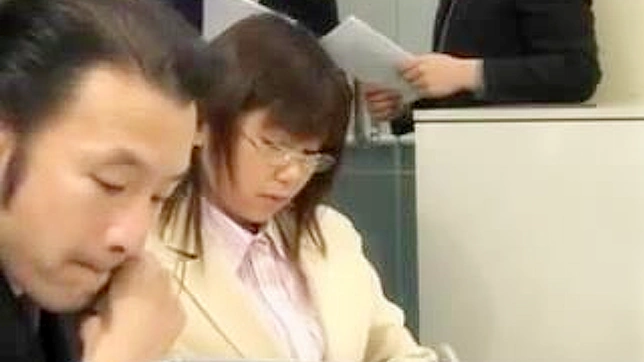 办公室女郎的无拘欲望