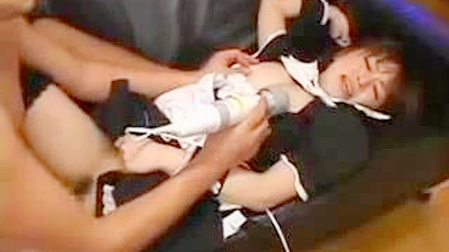 调皮日本女仆意外吸引老板注意