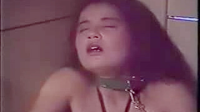 JAV美女震撼高潮巨大阳具插入体验