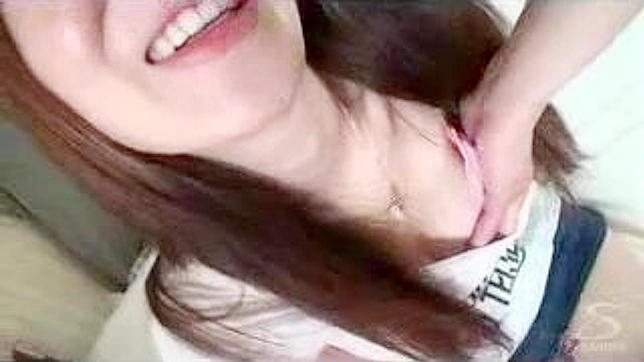 性感日本女孩在激烈性爱后吞下精液