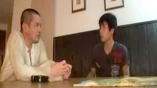 日式美女在激烈硬核动作中湿身狂野