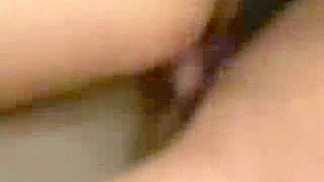 日式美女在激烈硬核动作中湿身狂野